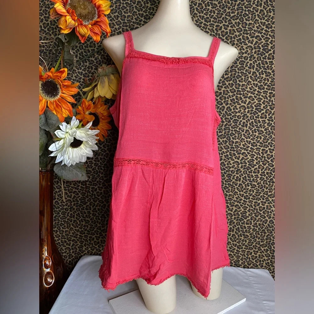 🌴3/$30🌴DOE & RAE Coral Tank Top with Fringe Detail NWT